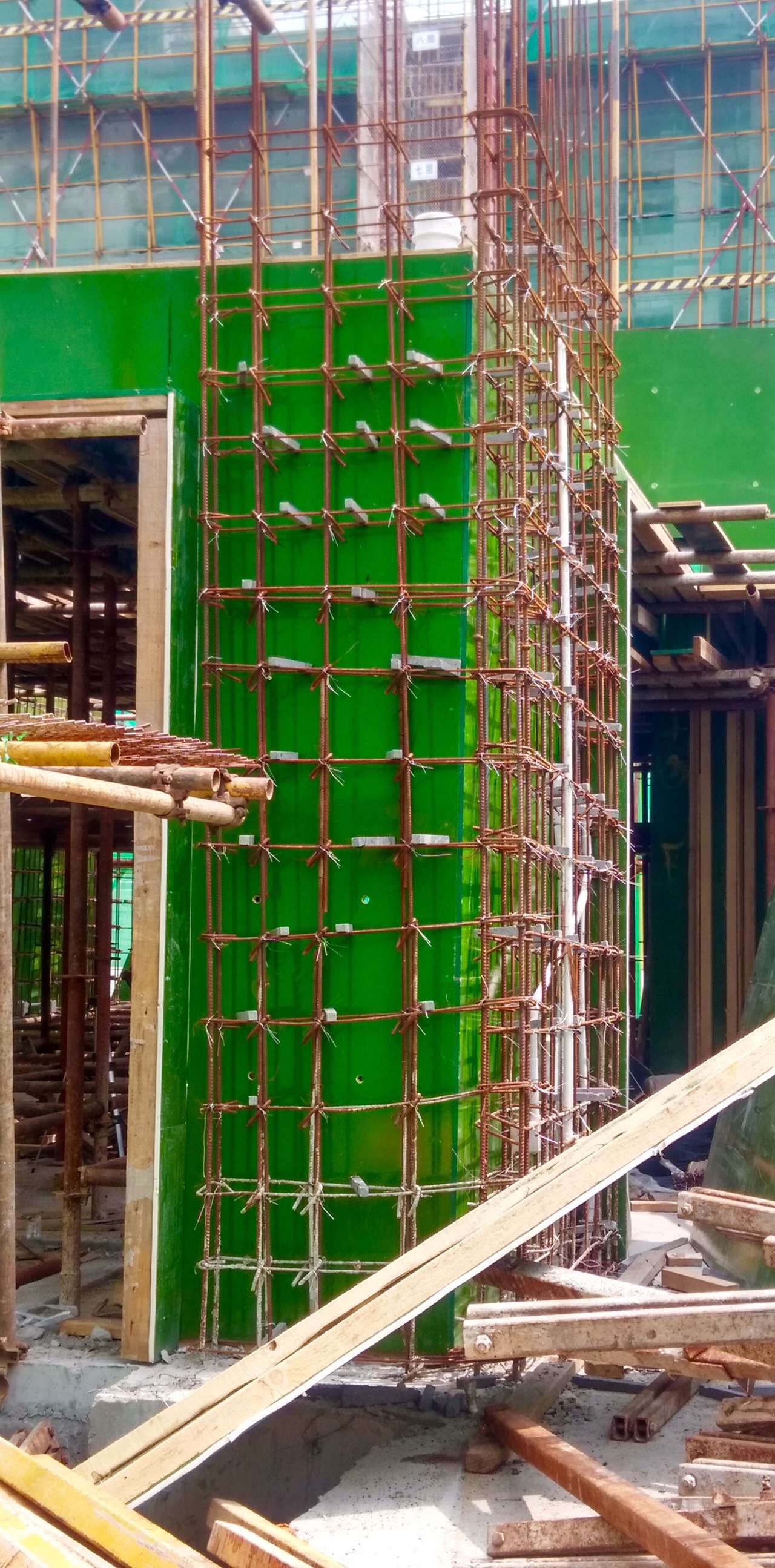 覆塑模板施工指導